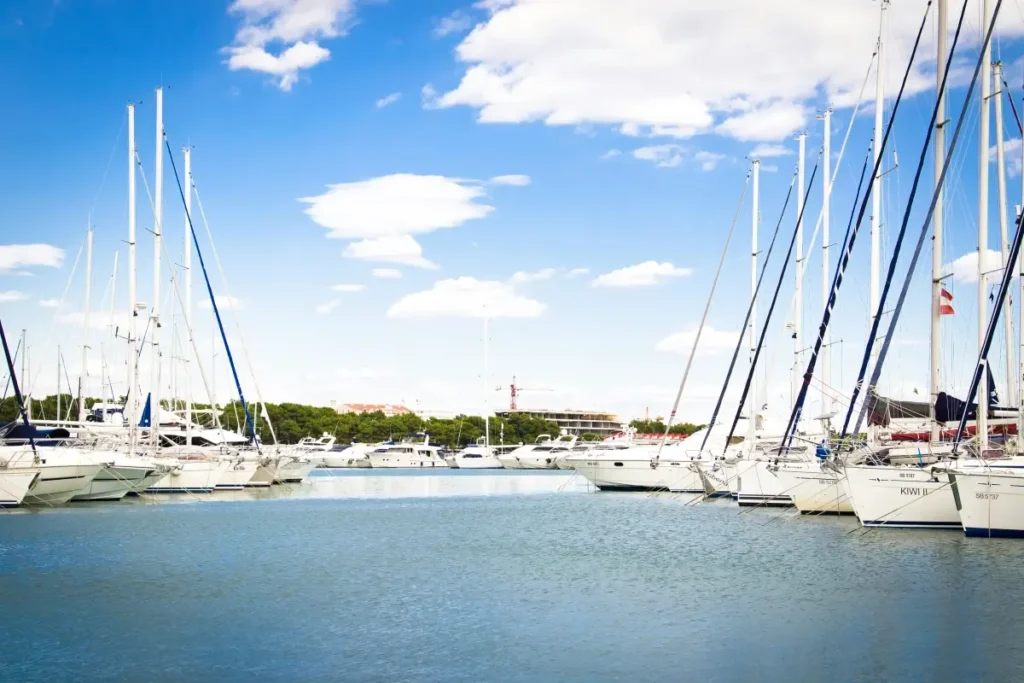 servicios de mantenimiento de barcos en tarragona 4